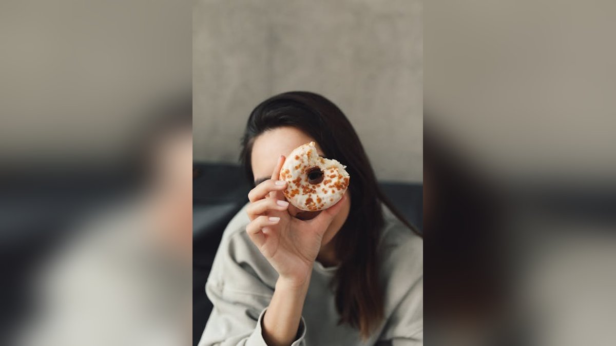 How to Stop Emotional Eating for Good - article hero image
